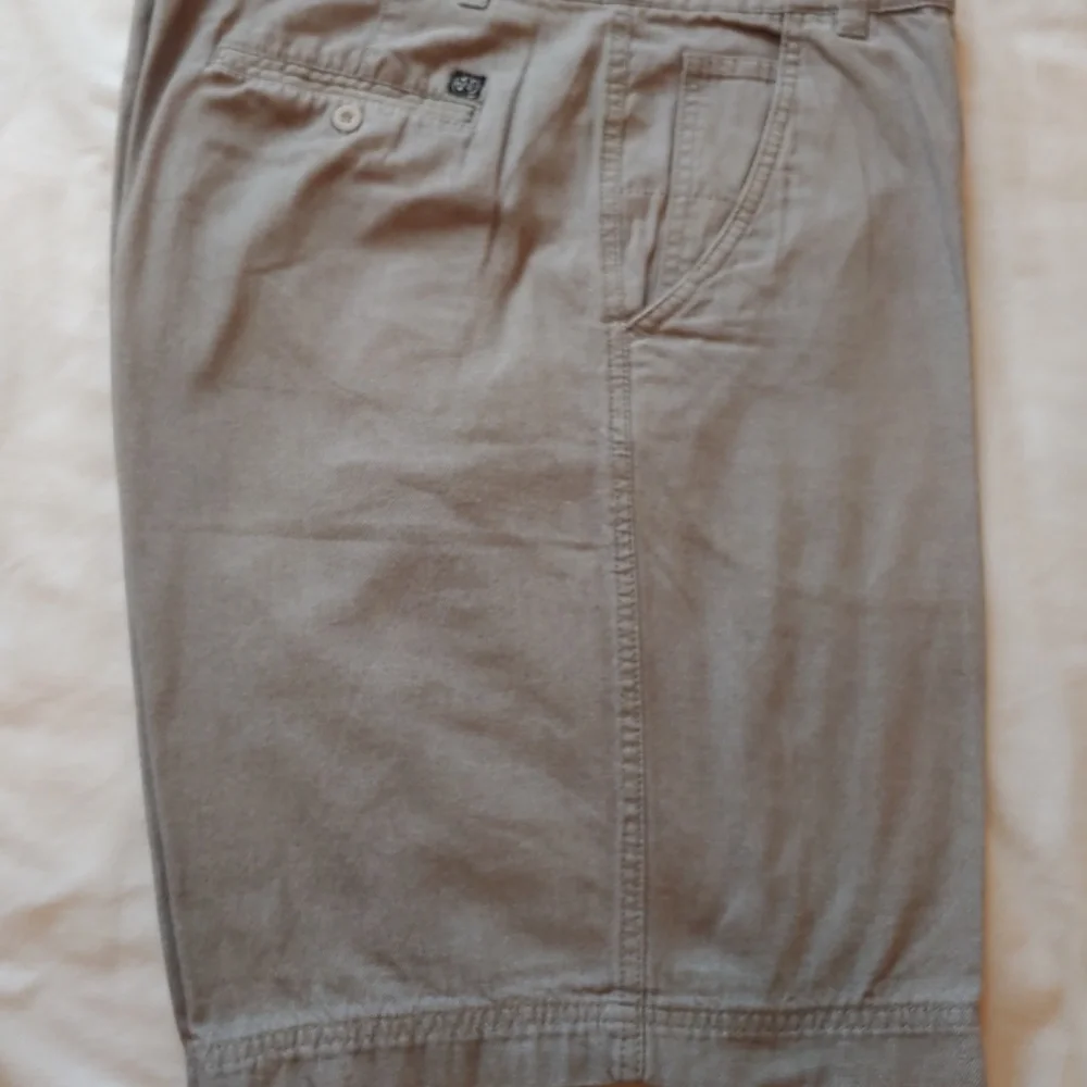 Trim Fit Twill Shorts